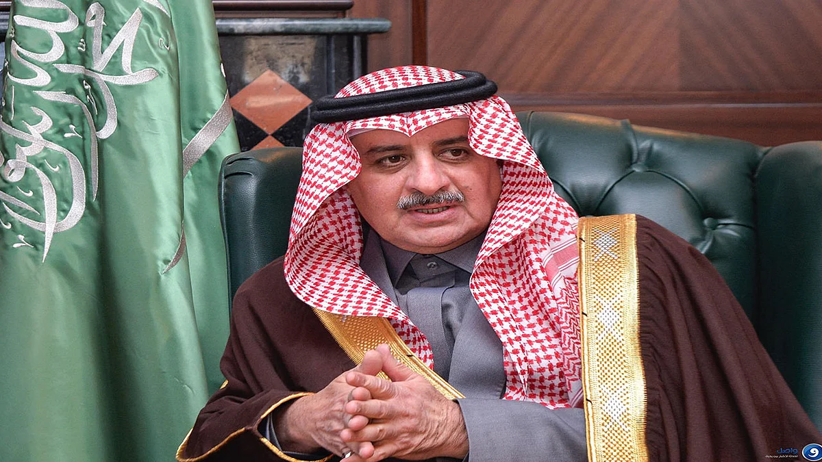 بالفيديو.. أمير تبوك يقف على آخر استعدادات مركز لقاحات كورونا