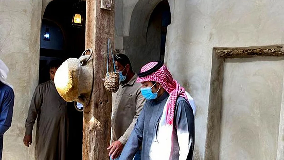 بالصور.. أمانة الشرقية تبدأ ترميم منزل تاريخي في جزيرة تاروت بالقطيف