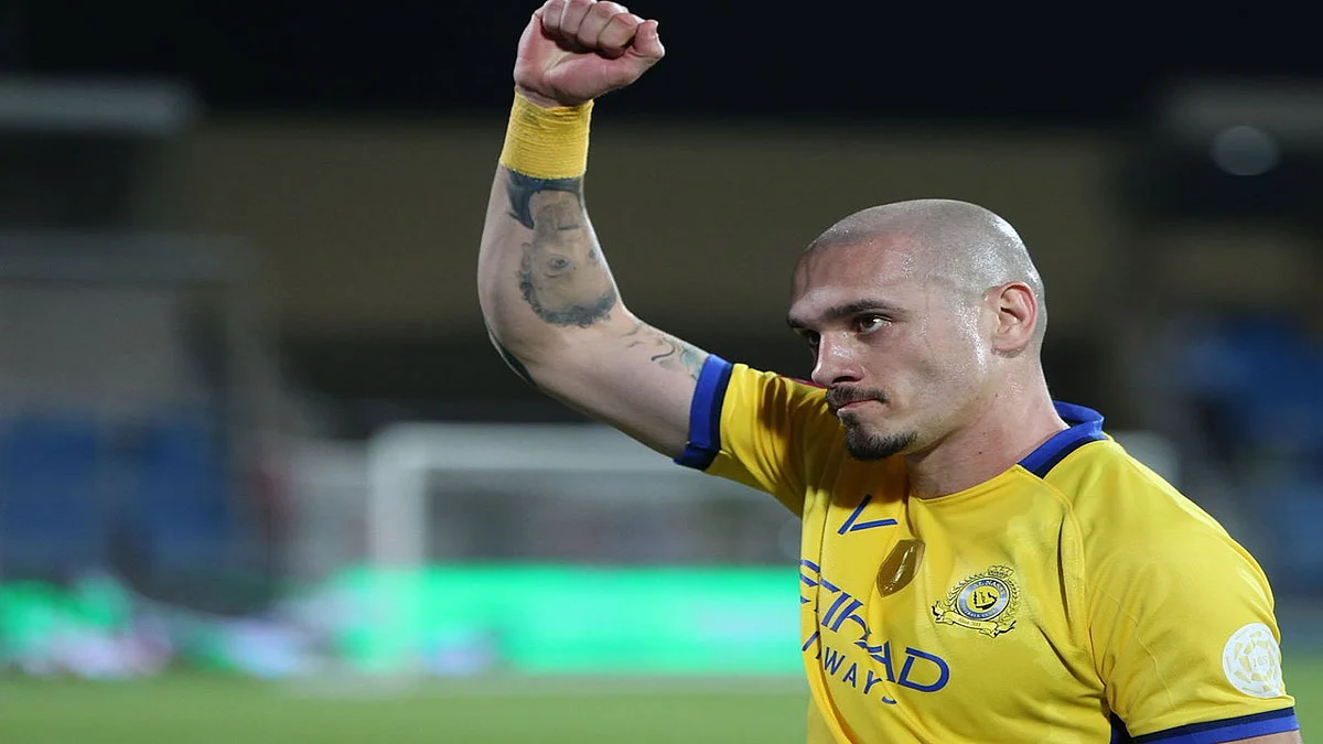 عقد جديد ومزايا إضافية.. الكشف عن تفاصيل أزمة مايكون مع النصر
