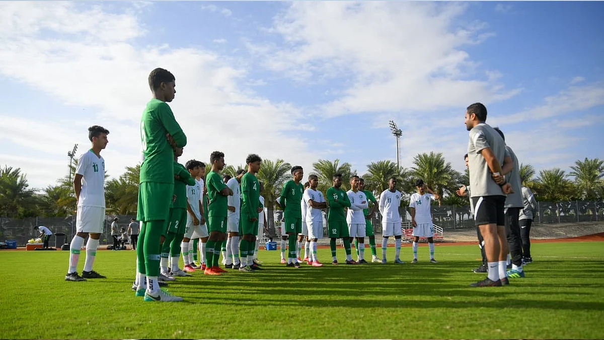 32 لاعبًا بمعسكر «الأخضر للشباب» استعدادًا لكأس آسيا تحت 20 عامًا