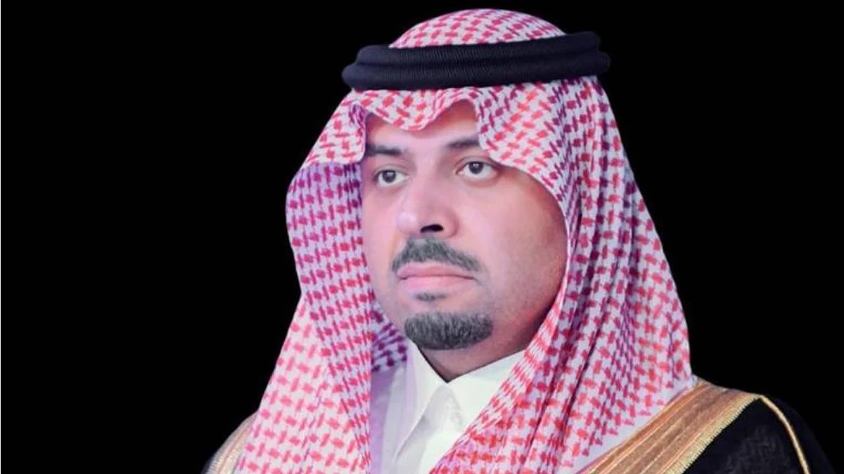 أمير الحدود الشمالية يتفقد المواقع السياحية والمشروعات بالعويقيلة