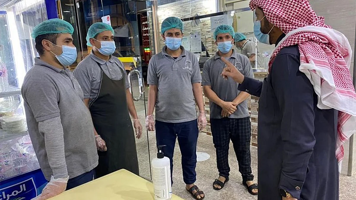 بالصور.. لمتابعة تطبيق الاحترازات.. ضبط ٣٠٤ مخالفات خلال جولات مفاجئة بالباحة
