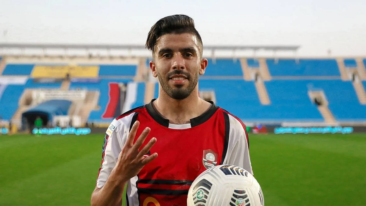 الرائد يضرب ضمك برباعية كريم البركاوي