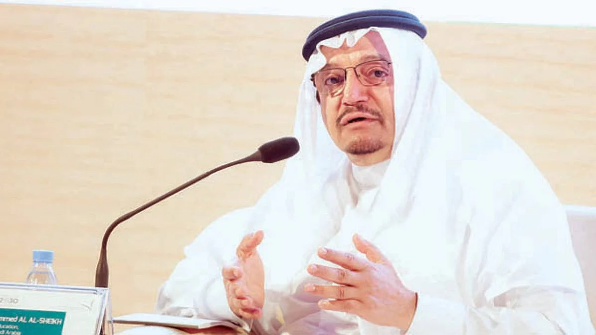 تسليم ٢٩٧٣ جهازًا لوحيًا لطلاب وطالبات تعليم عسير
