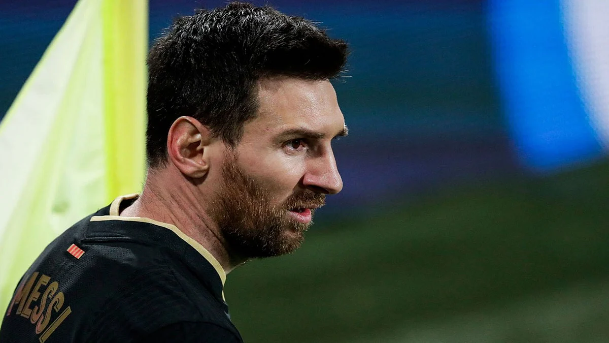 ميسي يكشر عن أنيابه ويقرر مقاضاة بارتوميو و4 مسؤولين ببرشلونة