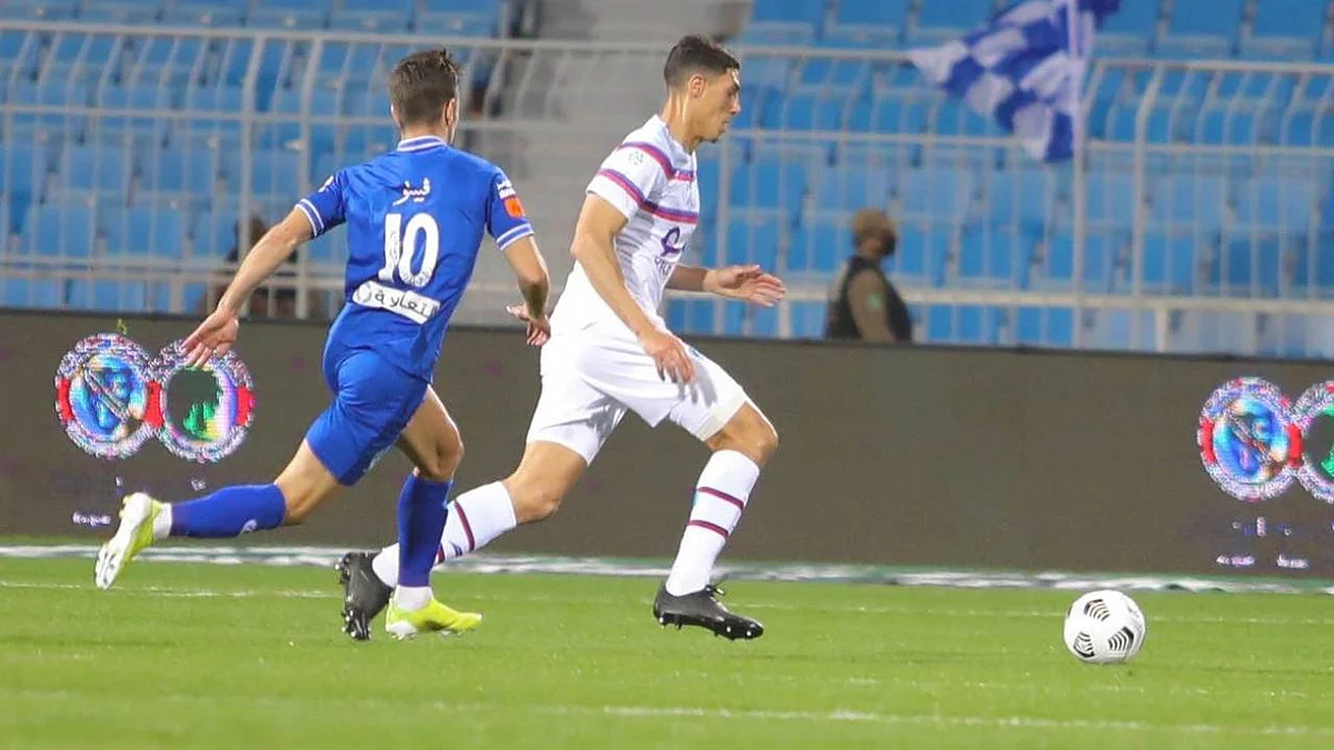 بالفيديو.. أبها يُدخل الهلال النفق المظلم.. ويدق مسمارًا جديدًا في نعش لوشيسكو