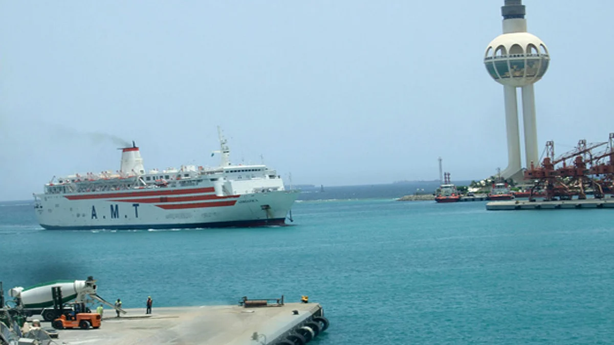 استئناف حركة الملاحة البحرية في ميناء جدة بعد إغلاق مؤقت