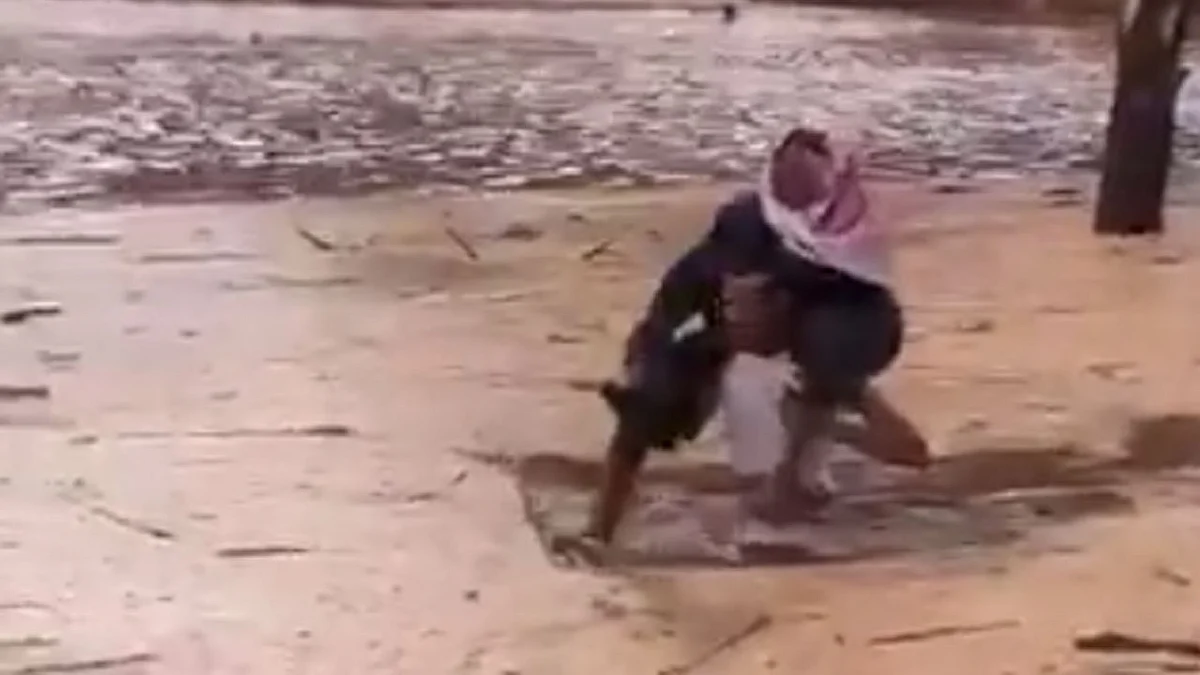 صاحب مقطع إنقاذ المسن يكشف لـ«عاجل» تفاصيل الواقعة