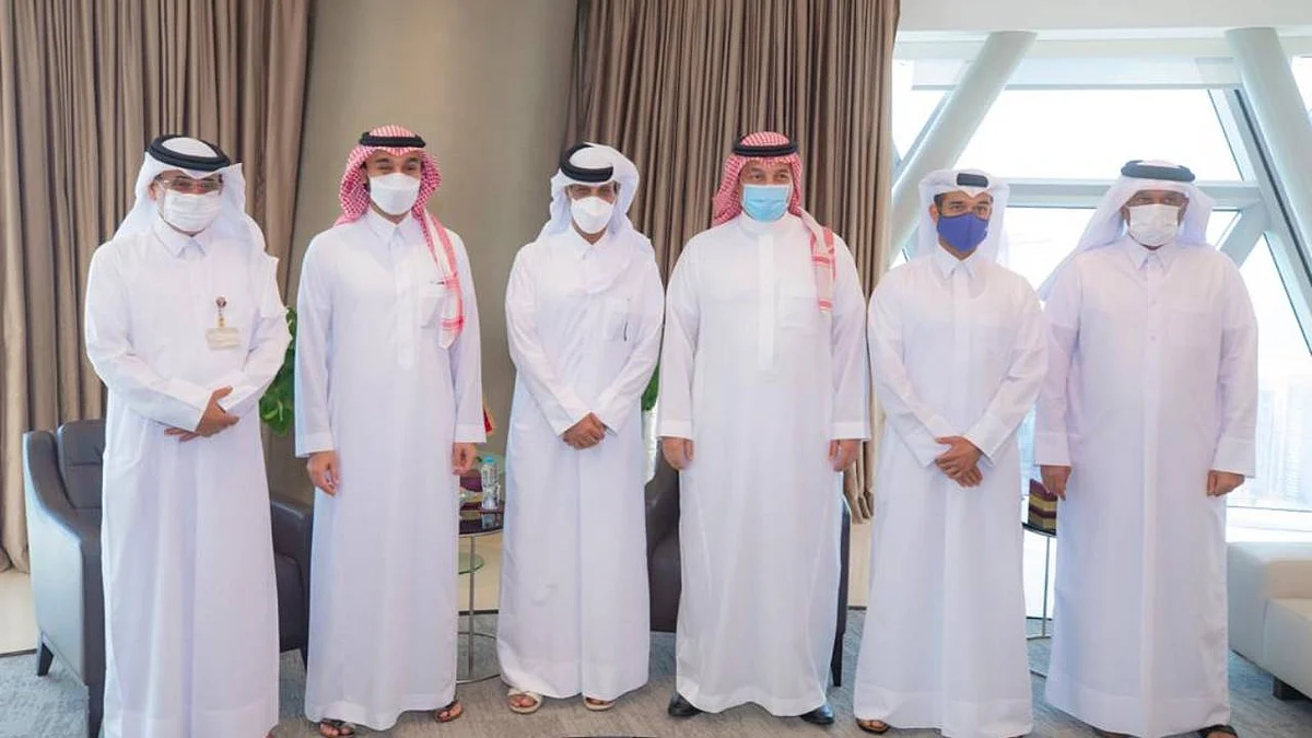 وزير الرياضة يزور الاتحاد القطري لكرة القدم ويبحث التعاون المشترك