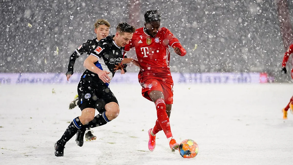 تحت الثلوج.. بايرن ميونخ يتعادل مع بيلفيلد في الدوري الألماني