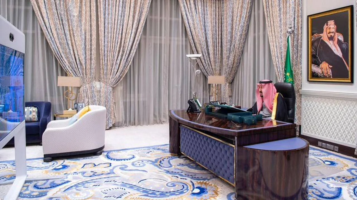7 قرارات جديدة لمجلس الوزراء.. ترقيات حكومية وضوابط جديدة للمكافآت.. وتنظيم الفحص الفني الدوري للمركبات