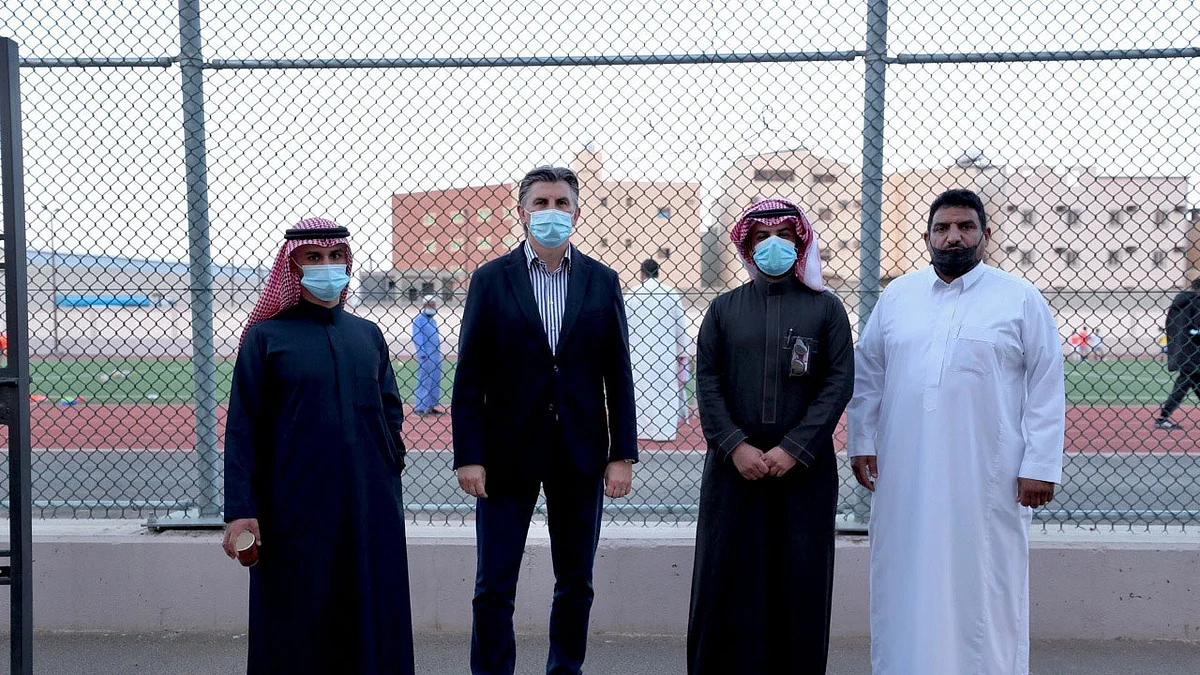 المدير الفني لاتحاد الكرة السعودي يتفقد منشآت ضمك