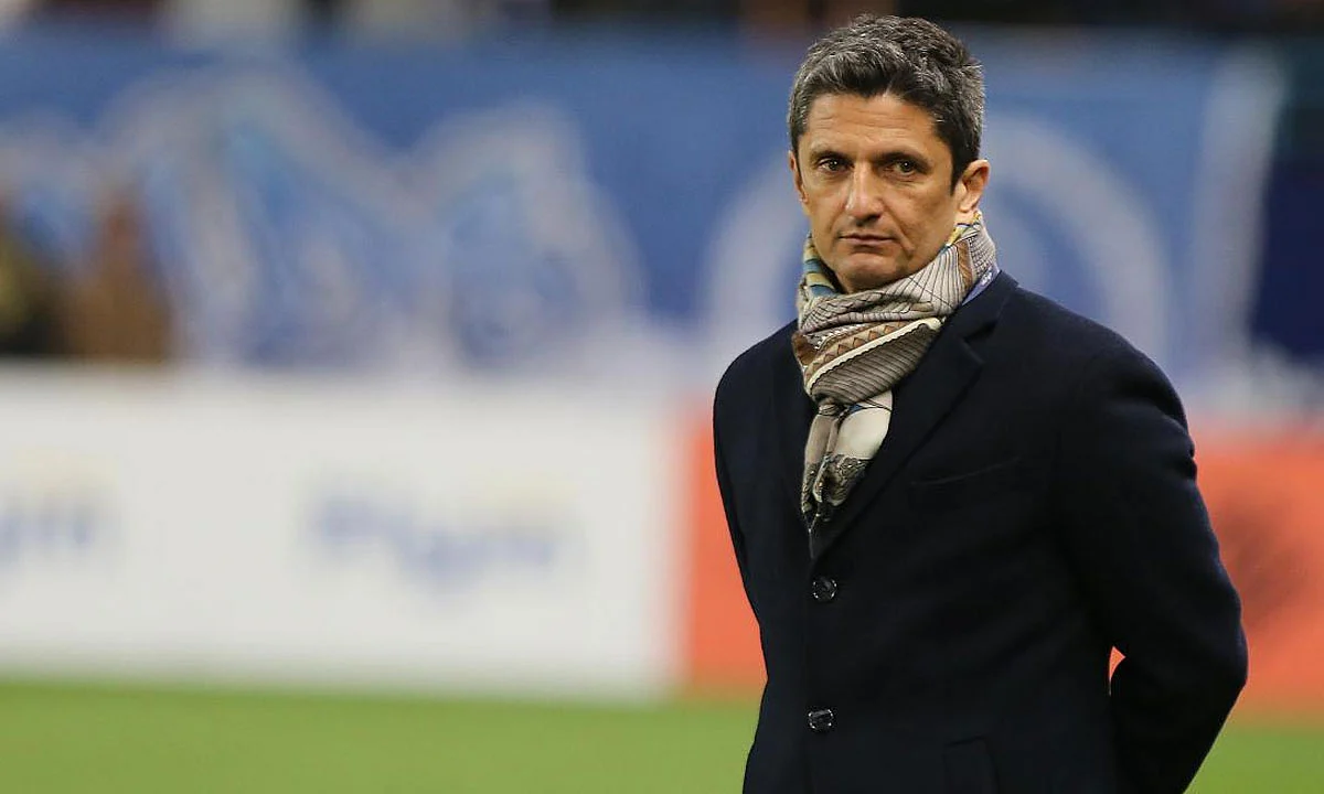 مدرب «الهلال» السابق يكشف سبب حزنه الشديد وسر بكائه