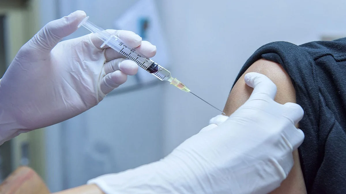 الإمارات تدعو كل من تجاوز 16 عامًا إلى التسجيل للحصول على لقاح كورونا