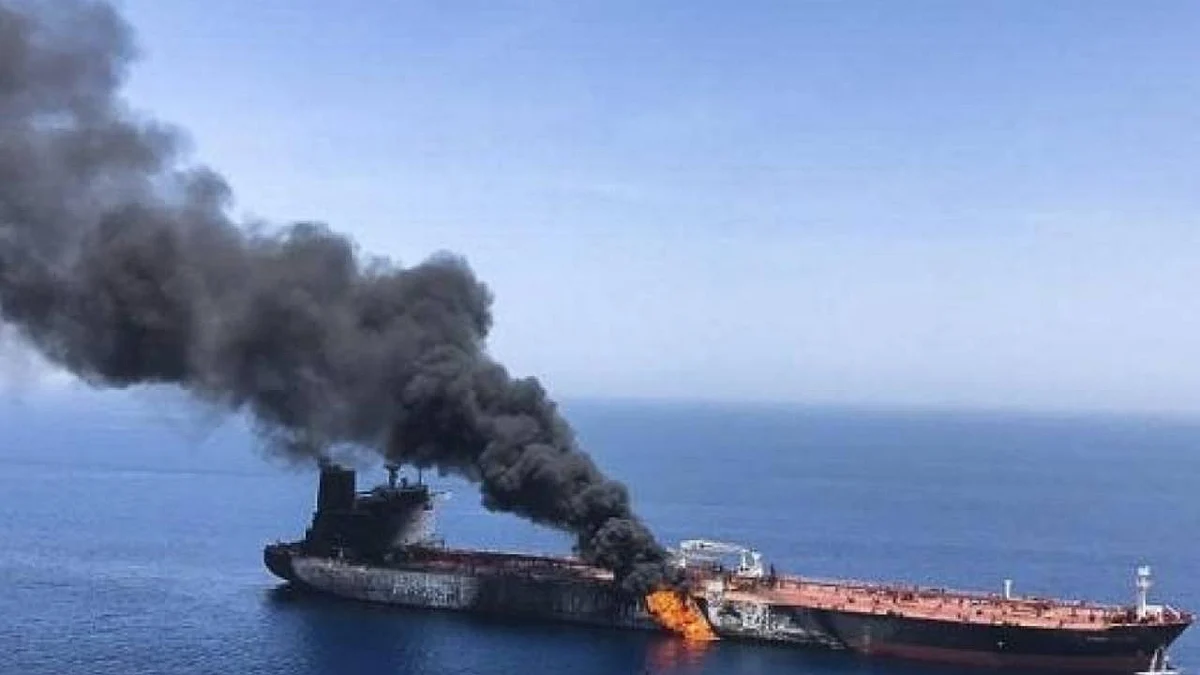 استهداف سفينة إسرائيلية بصاروخ إيراني في بحر العرب