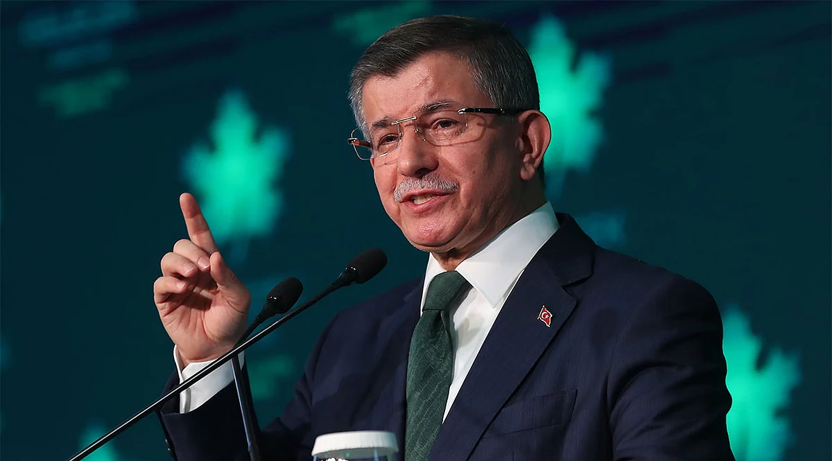 داود أوغلو لـ«أردوغان»: أنت تبيع الأحلام وإقالة محافظ البنك المركزي جنون لا يتقبله عقل