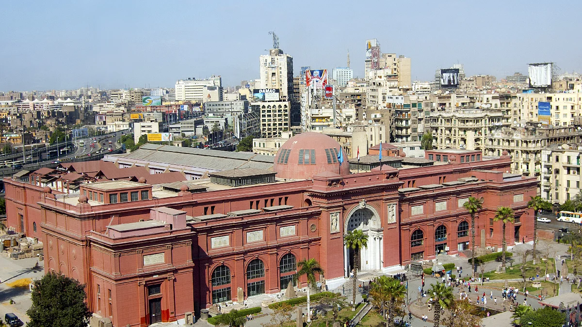 موكب المومياوات يغلق المتحف المصري ومترو التحرير بالقاهرة