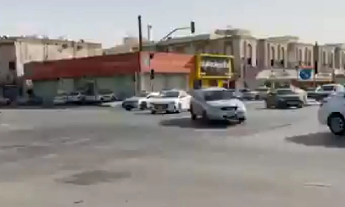 بالفيديو.. هبوط أرضي بأحد أحياء جنوب الرياض.. وأمانة المنطقة تتفاعل