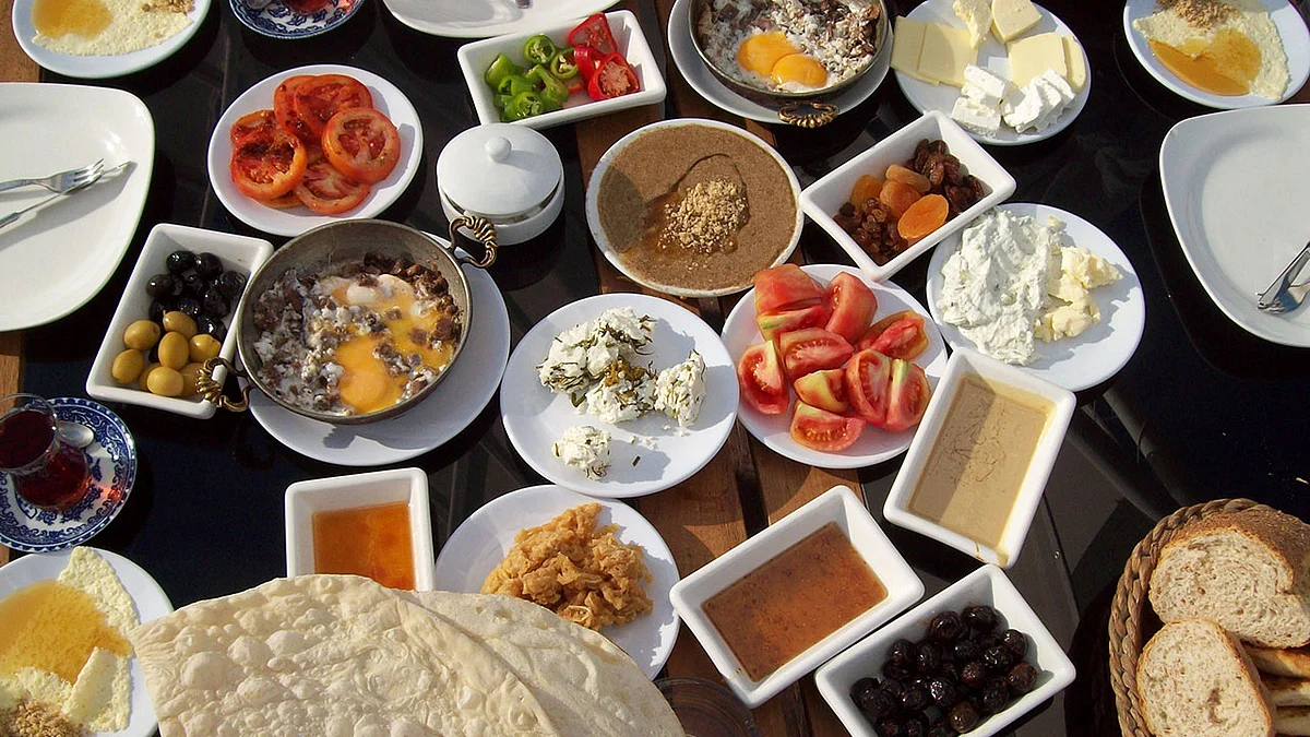 طبيب يحذر من تناول مدرات البول في رمضان بعد السحور: هذا هو الوقت الأنسب