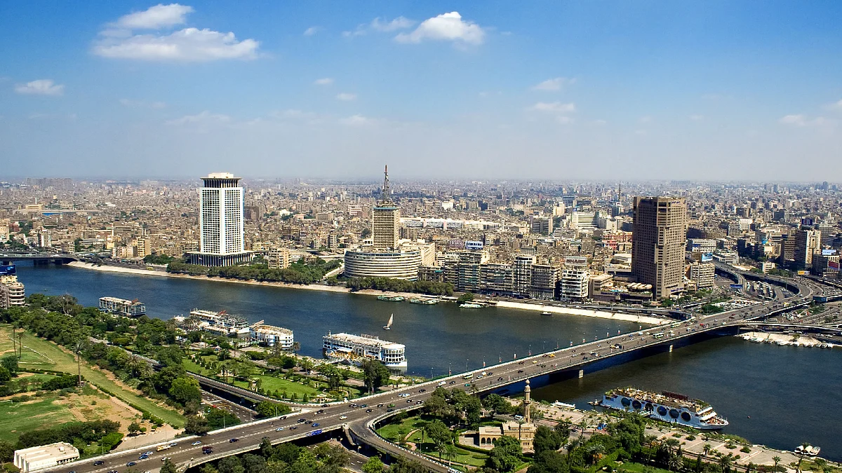 مجلس الوزراء المصري ينفي تعرض البلاد لـ«كتل هوائية سامة»