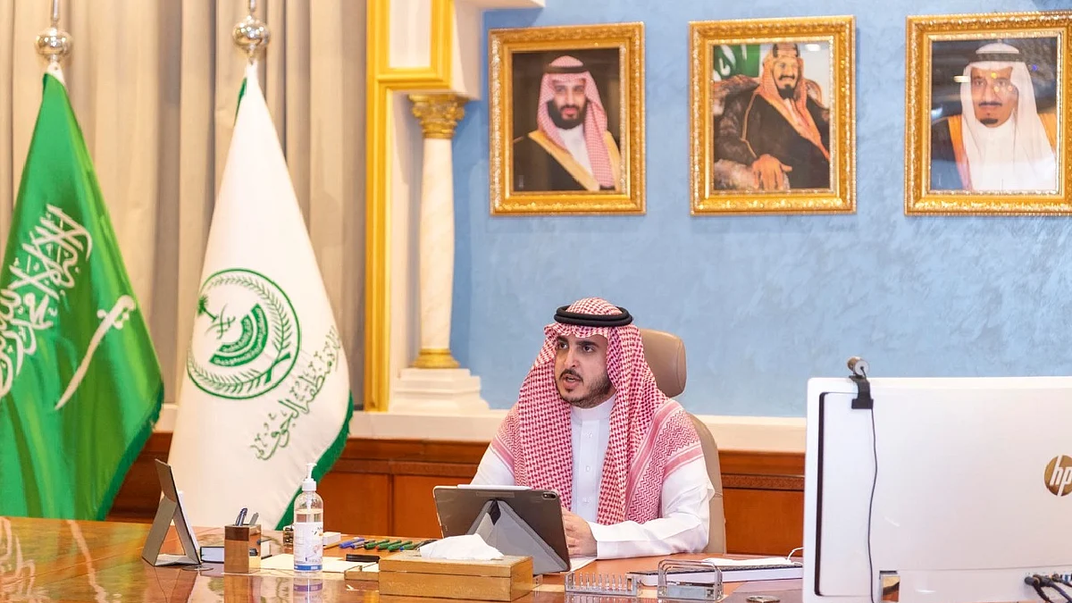 أمير الجوف يطلع على استعدادات وخطط الجهات الأمنية لشهر رمضان