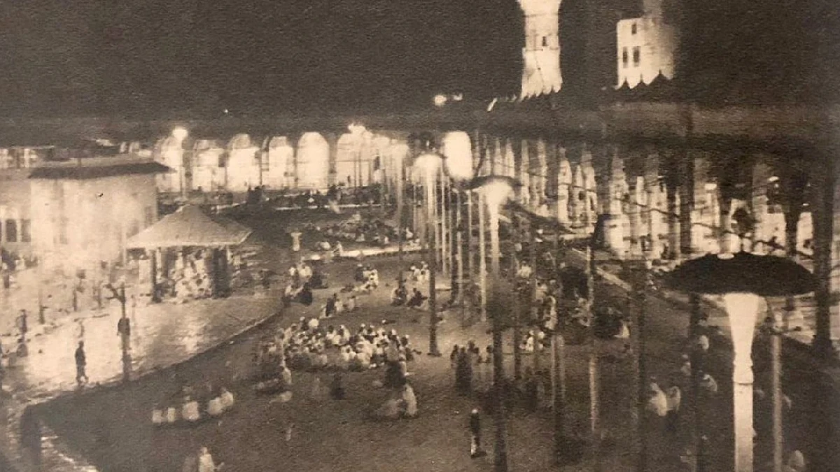 تعود لـ69 عامًا.. صورة نادرة توثق إنارة الحرم المكي بالكهرباء لأول مرة