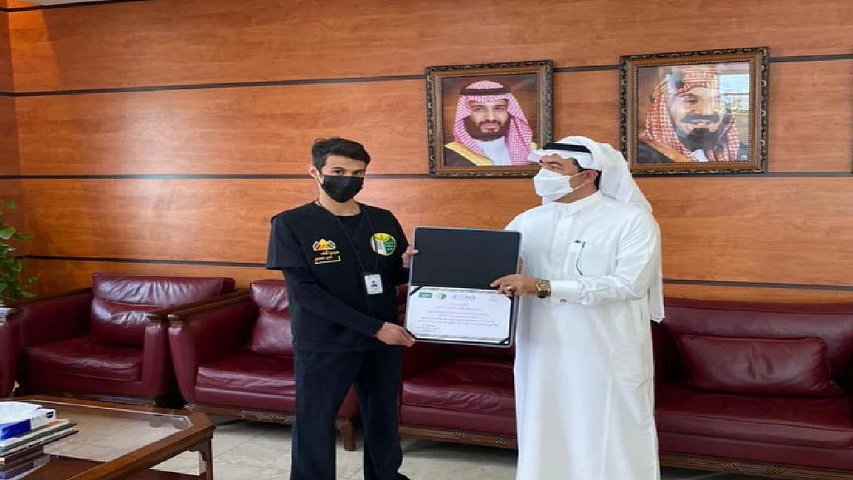 أمين عسير يكرم مراقبين صحيين ضبطوا 14 ألف كجم مواد غذائية فاسدة