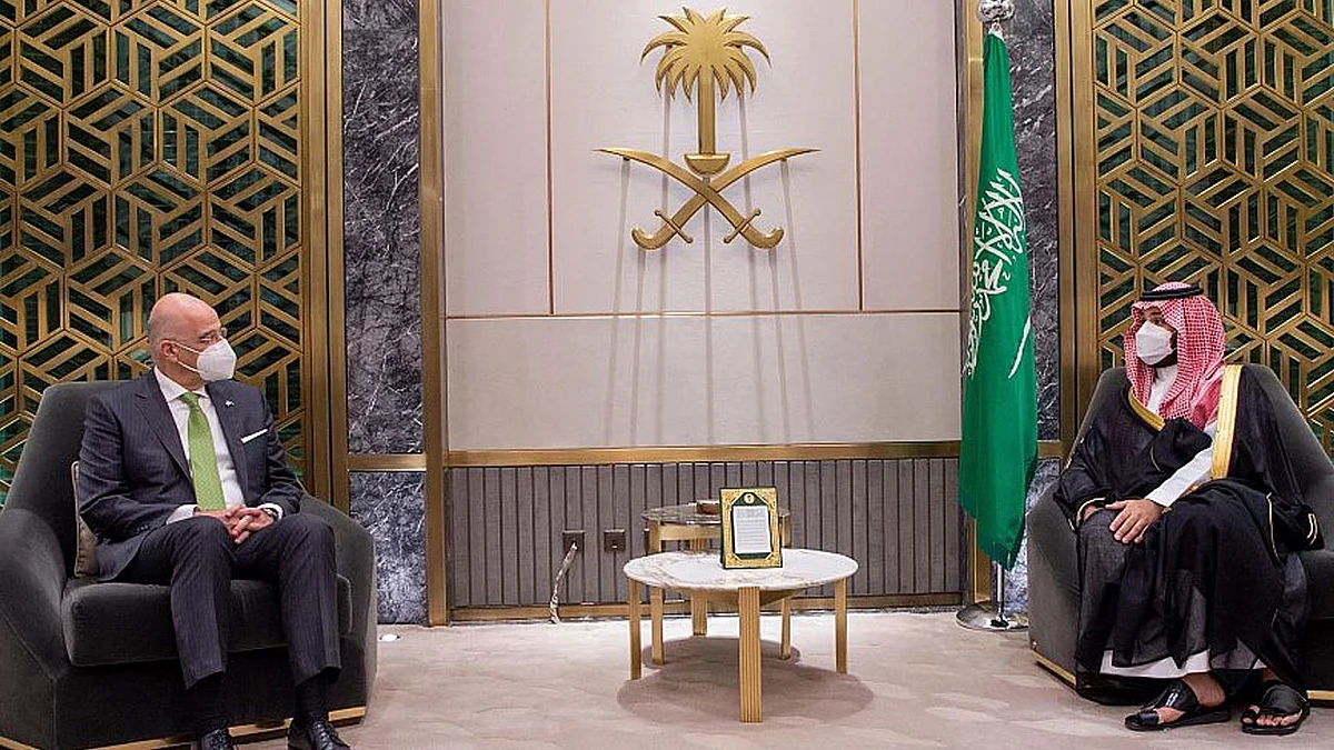 ولي العهد ووزير خارجية اليونان يستعرضان العلاقات الثنائية وأوجه التعاون المشترك