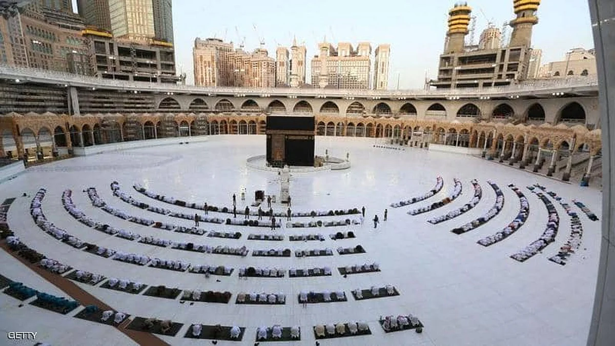 «رئاسة الحرمين» تكثف جهود إزالة آثار الأمطار الغزيرة بالحرم