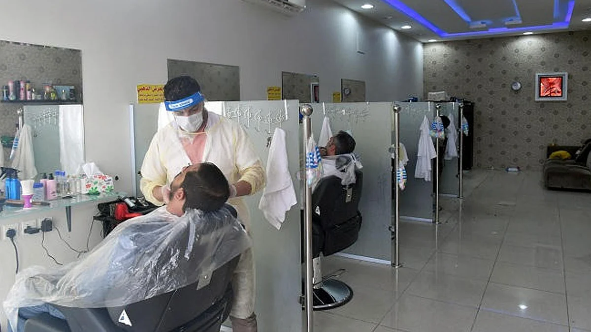 إقرار بروتوكولات محال الحلاقة الرجالية.. ممنوع الانتظار والاستقبال بالحجز المسبق