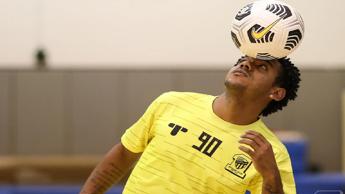 هل نجح الدحيل في خطف رومارينيو من الاتحاد؟.. البرازيلي يرد