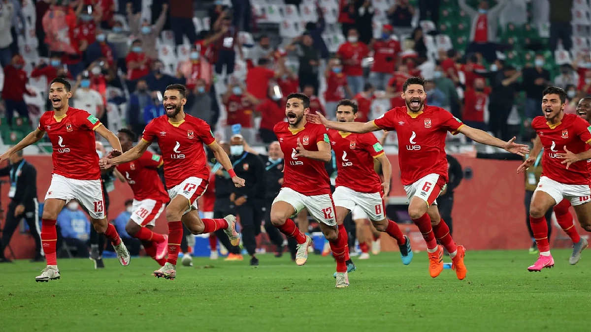 السوبر الأفريقي كامل العدد.. قمة مثيرة بين الأهلي ونهضة بركان