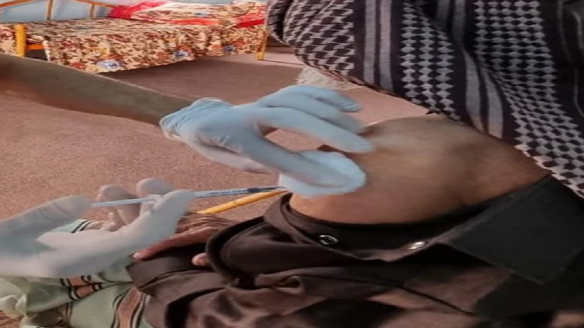28 فرقة صحية تجوب جازان لتقديم لقاح كورونا لكبار السن