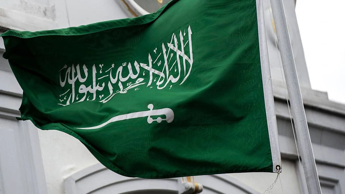 أخبار السعودية.. جرعتا كورونا بلقاحين مختلفين.. وأولوية أداء الحج لفئتين