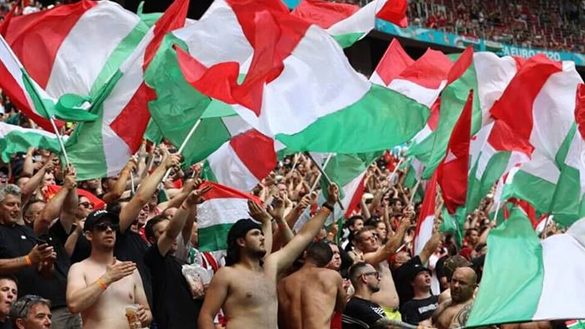 «يويفا» يحقق في عنصرية الجماهير المجرية أمام ألمانيا