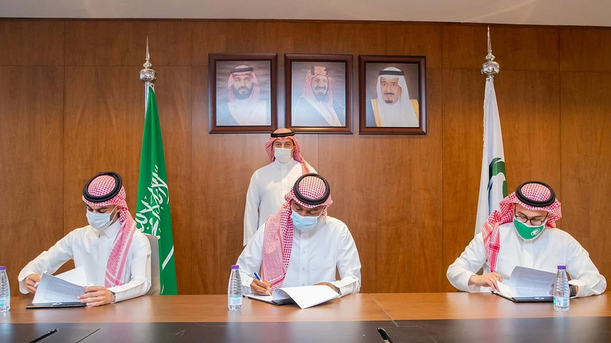 اتحاد الكرة ورابطة الدوري يوقِّعان مذكرة تأسيس «اللاعبين المحترفين»