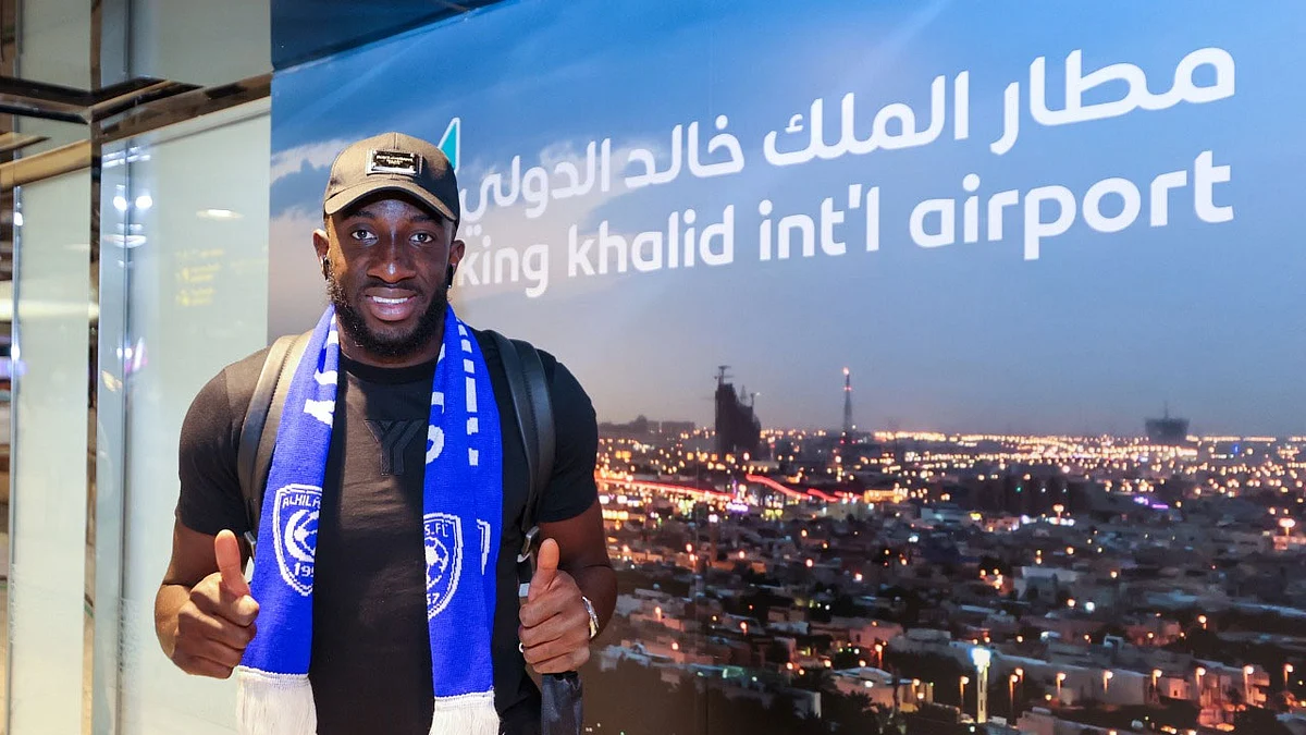 بالصور.. محترف الهلال الجديد ماريجا يصل إلى الرياض