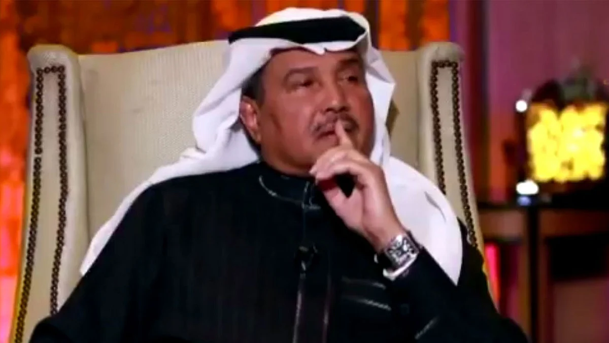 بالفيديو.. فنان العرب محمد عبده يبكي على مسرح جدة