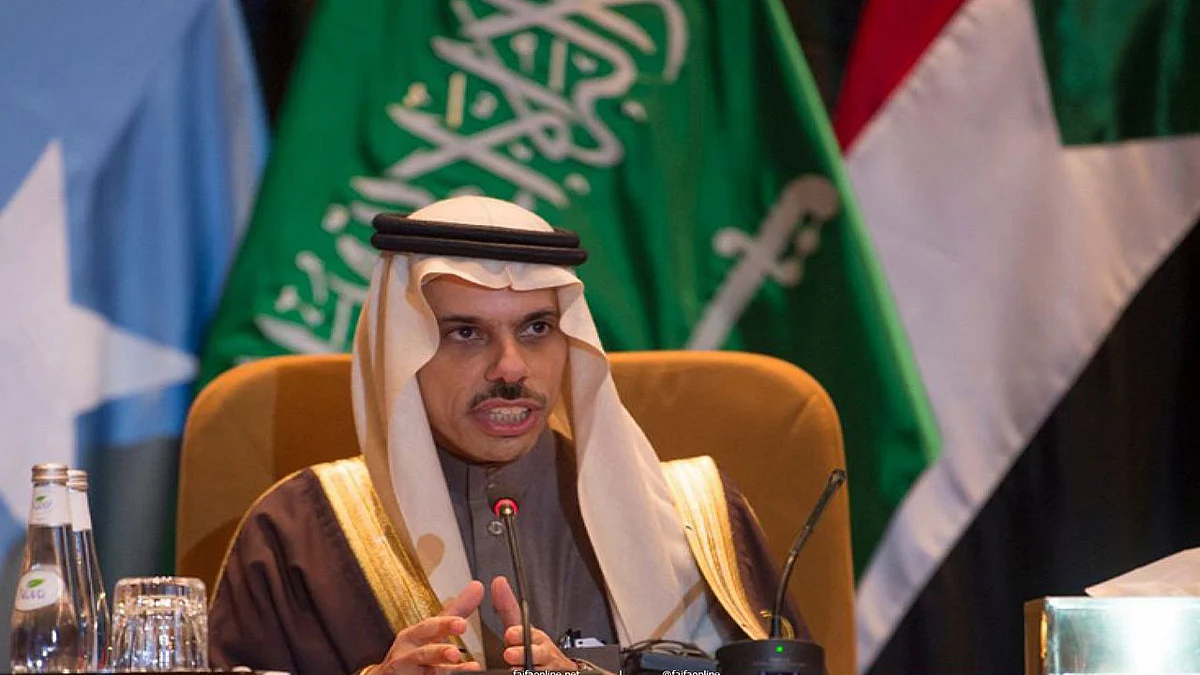 وزير الخارجية يؤكّد عمق العلاقات التاريخية بين السعودية وعُمان