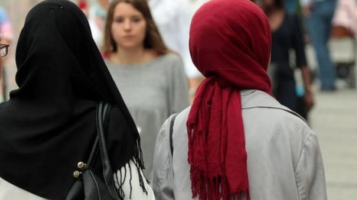 محكمة أوروبية تحسم حظر الحجاب بالصيدليات ورياض الأطفال بألمانيا اليوم