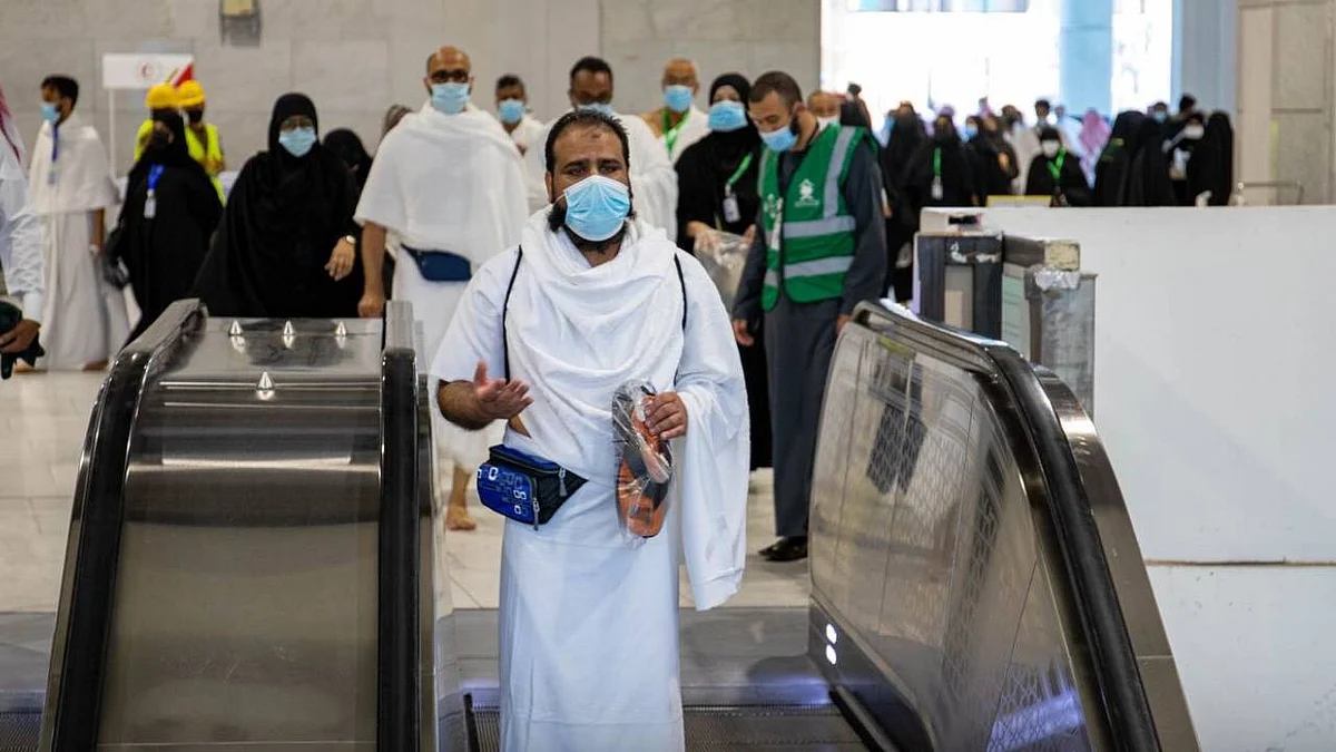 بالصور.. استقبال طلائع الحجاج وسط إجراءات احترازية مكثفة يوم التروية