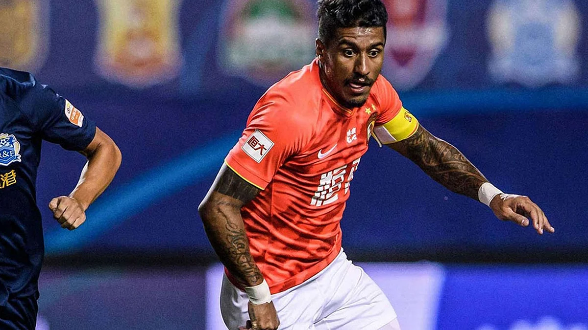 الأهلي يعلن ضم اللاعب البرازيلي باولينيو لثلاثة مواسم