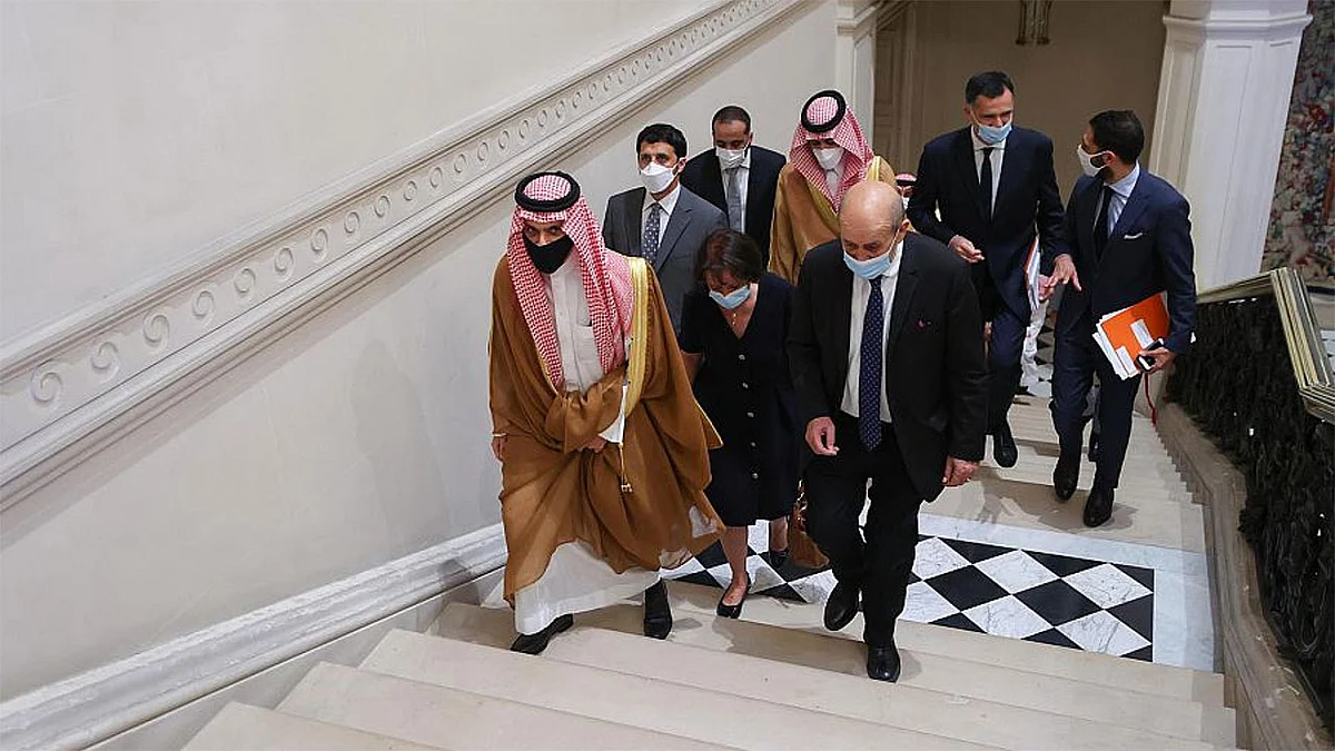 وزير الخارجية ونظيره الفرنسي يناقشان فرص التعاون الاقتصادي