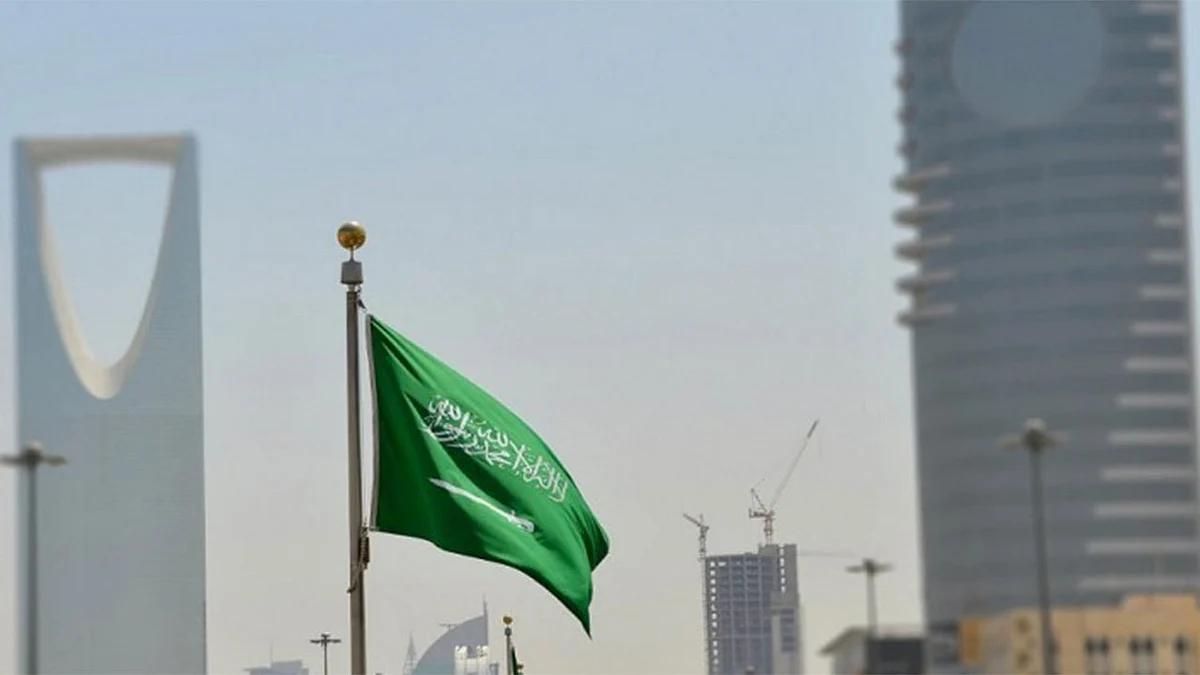 أخبار السعودية اليوم.. غرامة عدم الإفصاح عن زيارة الدول الموبوءة.. وشرط عودة الدراسة حضوريًّا