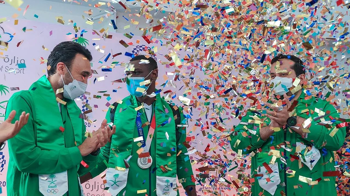 الفيصل يزيح الستار عن برنامج «تطوير الرياضة» في المملكة