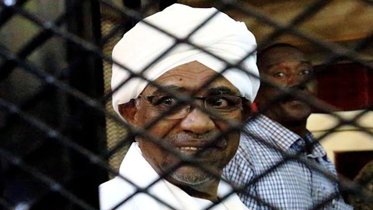 السودان يقرر تسليم «عمر البشير» إلى المحكمة الجنائية الدولية