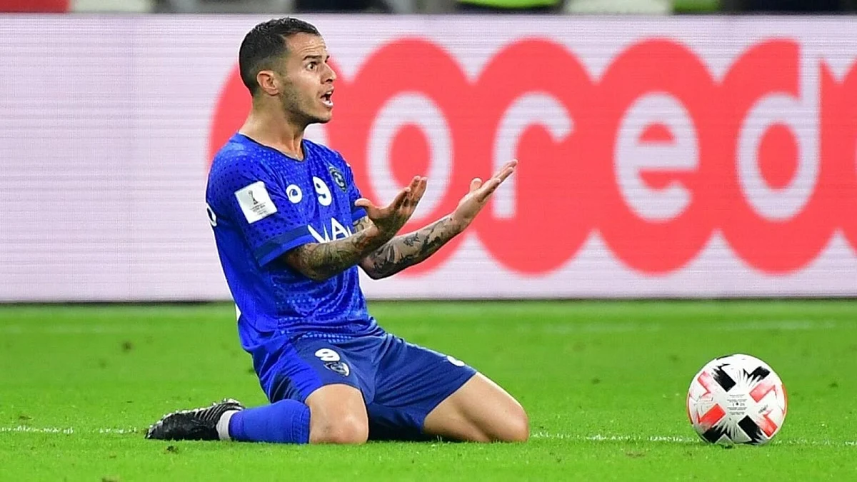 «الهلال» يسعى لفك الارتباط مع جيوفينكو بعد تعقد المفاوضات
