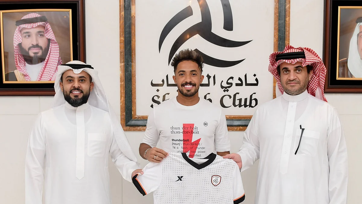 وقع 3 سنوات.. الشباب يسعى لضم باهبري في «ميركاتو» الصيف