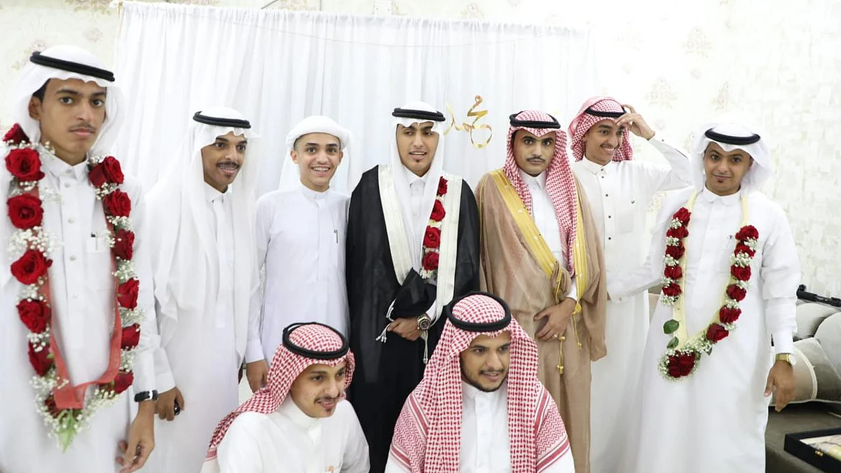 بالصور .. «المهاجرة» بصامطة يحتفلون بزواج الشاب «محمد»
