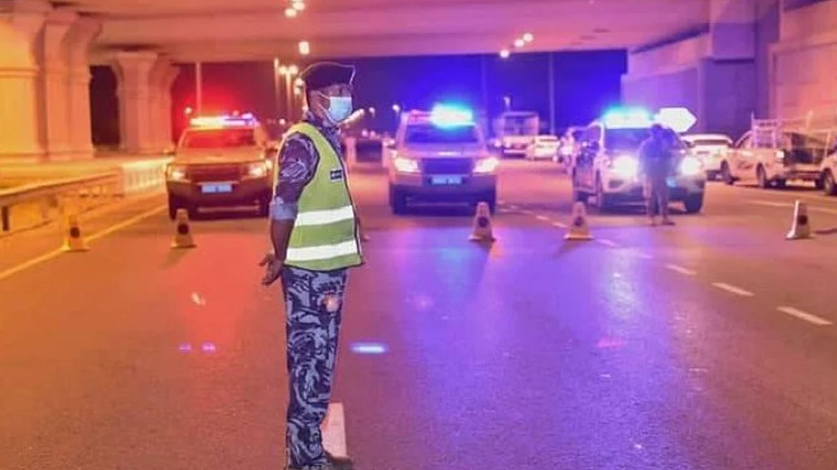 سلطنة عُمان: تجميد قرار إغلاق الأنشطة التجارية ومنع حركة الأفراد والمركبات